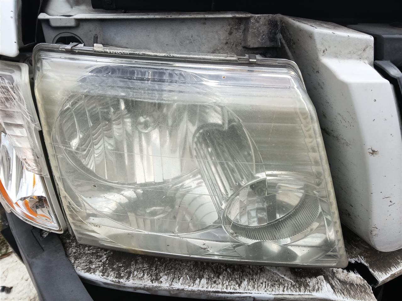 2002 2003 2004 2005 Ford Explorer Passenger Side Right Headlight Headlamp Assembly exc Sport Trac R