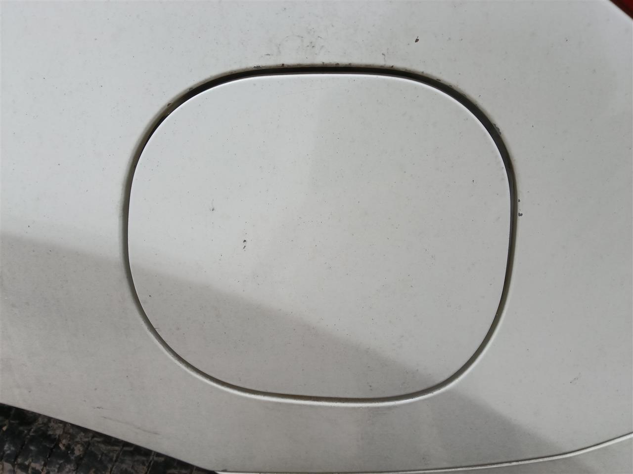 2009 Nissan Murano Fuel Filler Gas Door Lid