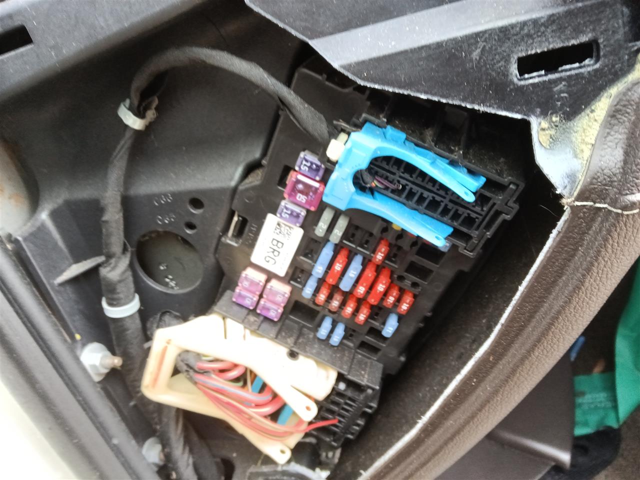 2015 Chevrolet Silverado 1500 Cabin Interior Fuse Box Relay Panel