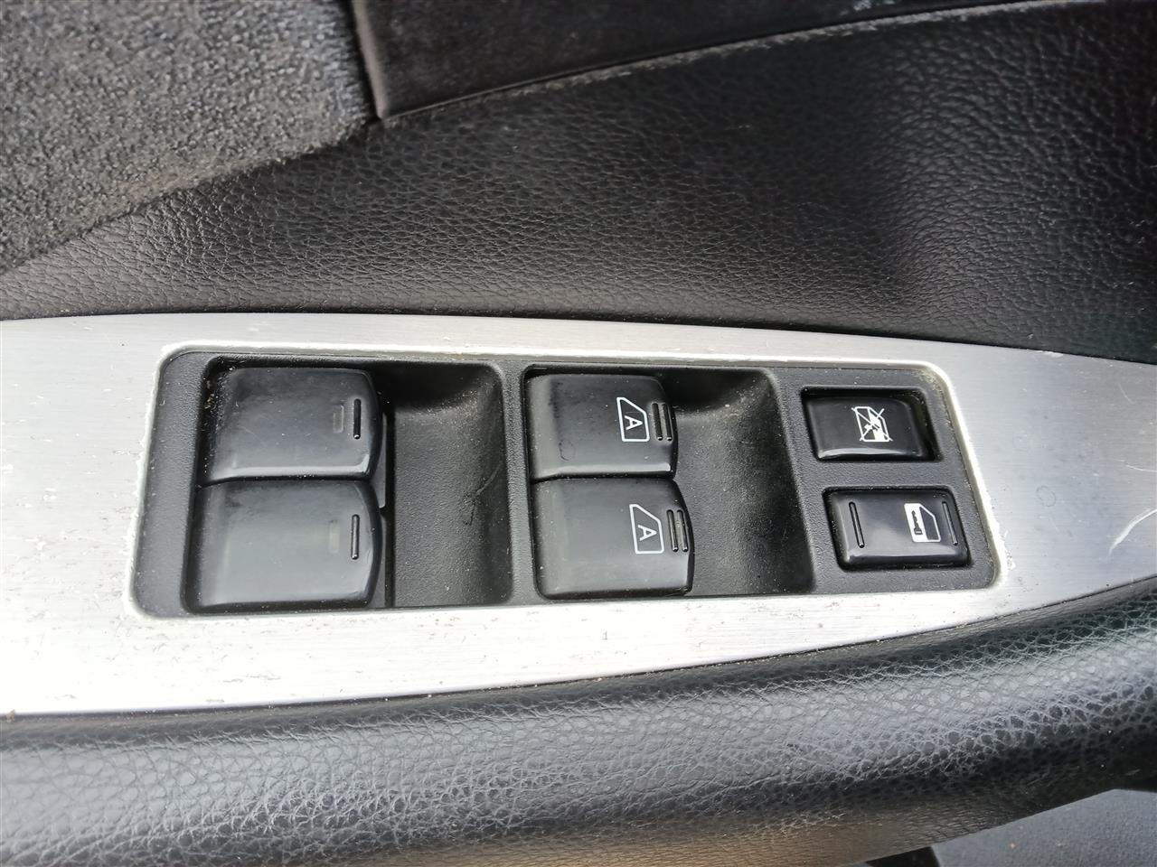 2003 2004 Nissan Murano Driver Side Left Front Door Window Master Switch Driver s lock and