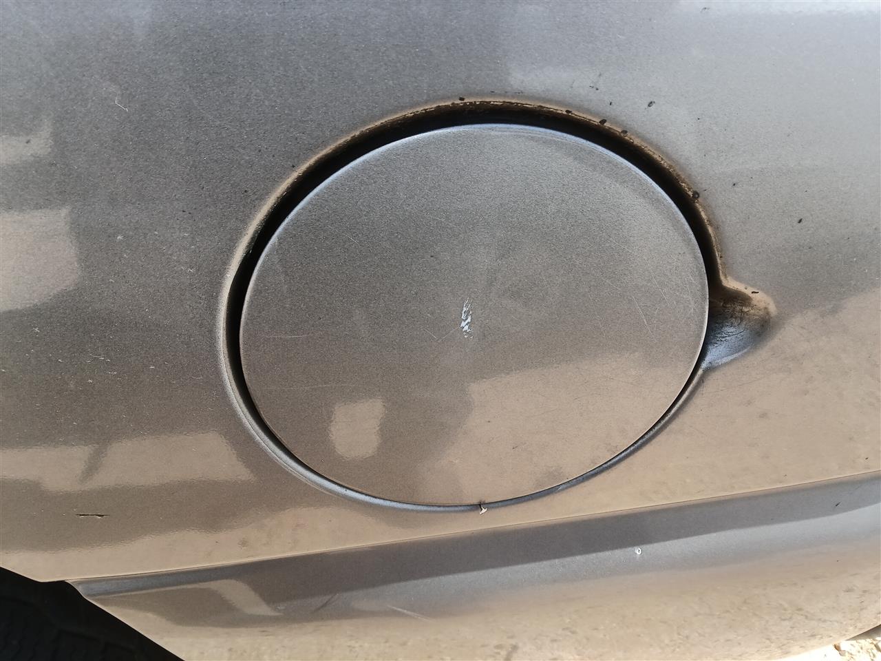 2003 Chevrolet Tahoe Fuel Filler Gas Door Lid