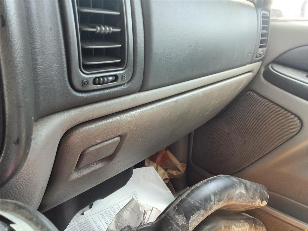 2003 Chevrolet Tahoe Glove Box Compartment