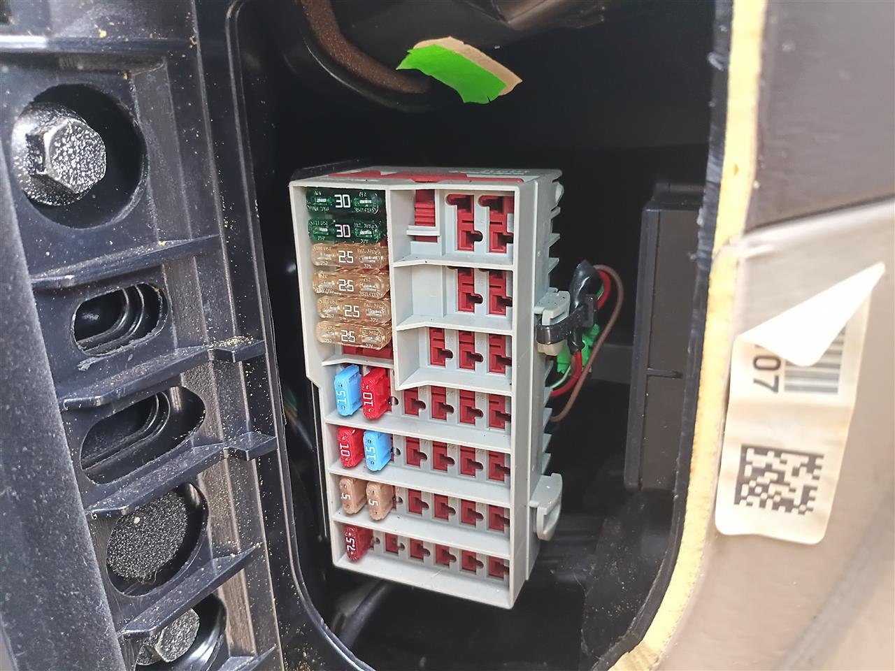 2011 Volvo XC90 Cabin Interior Fuse Box Relay Panel