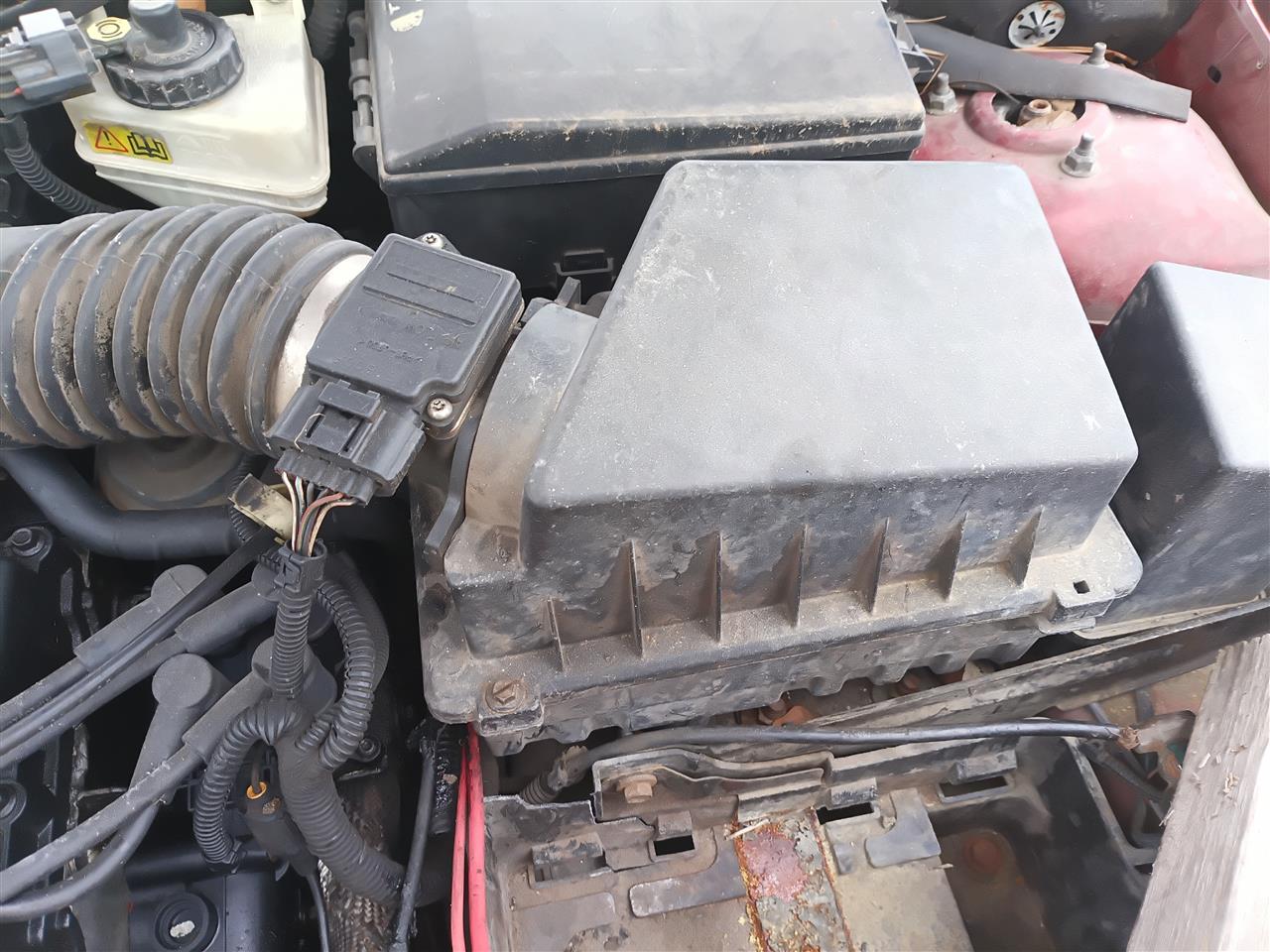 2000 thru 2004 Ford Focus Air Cleaner Intake Filter Box 2.0L