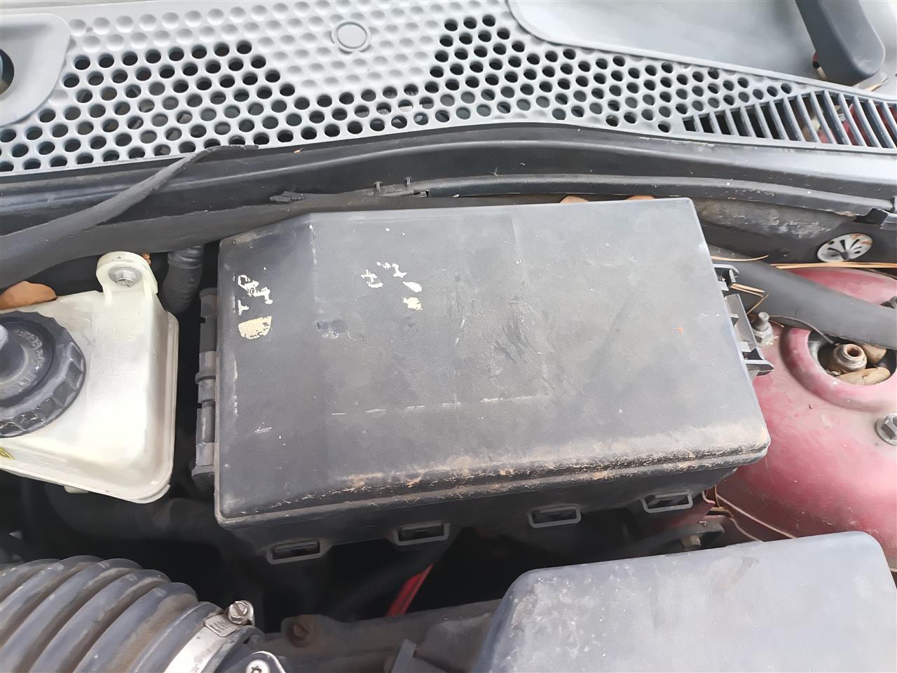 2000 thru 2005 Ford Focus Engine Bay Fuse Box Relay Panel