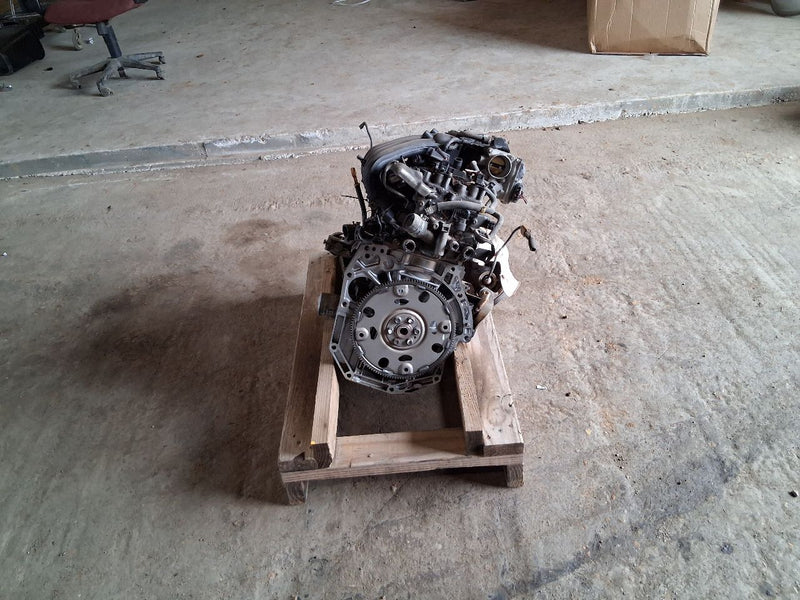 2012 Nissan Versa Engine Motor Assembly 1.6L VIN C HR16DE