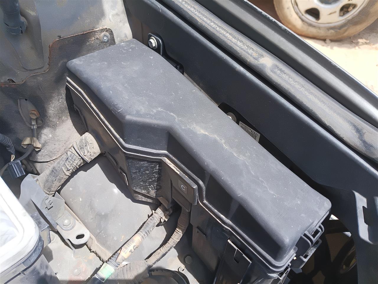 2005 thru 2010 Toyota Avalon Engine Bay Fuse Box Relay Panel