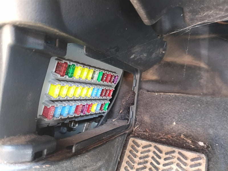 2005 Honda Accord Cabin Interior Fuse Box Relay Panel