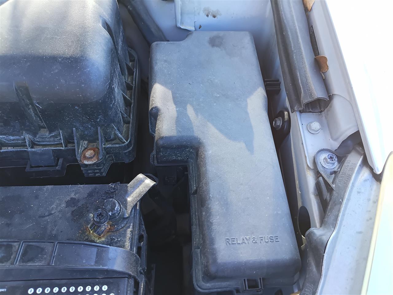 2004 2005 2006 Lexus ES330, Toyota Camry Engine Bay Fuse Box Relay Panel
