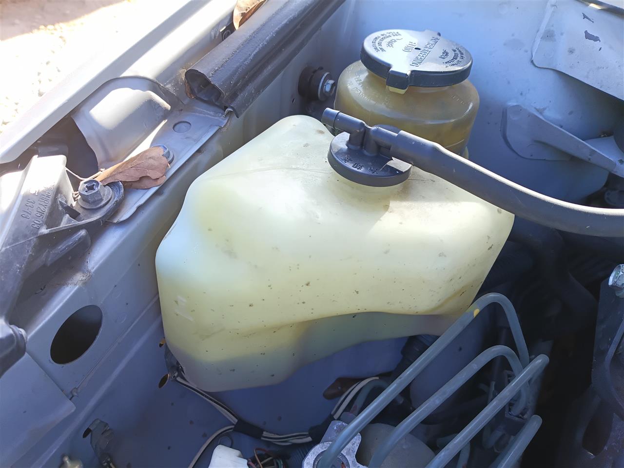 2004 2005 2006 Lexus ES330, Toyota Camry Coolant Overflow Reservoir Tank Japan built 6 cylinder