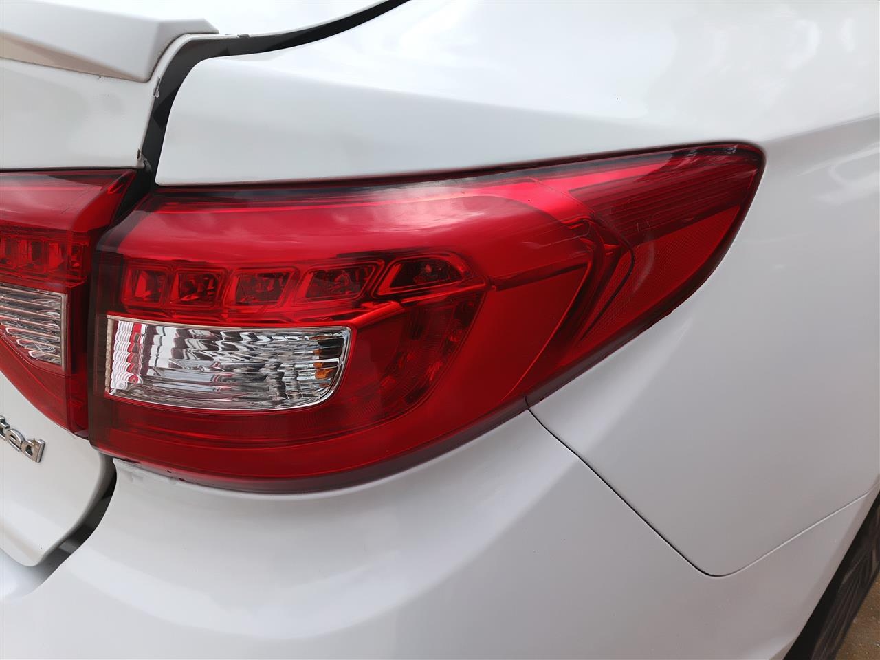 2015 2016 2017 Hyundai Sonata Passenger Side Right Tail Light Lamp Assembly quarter panel mounted R
