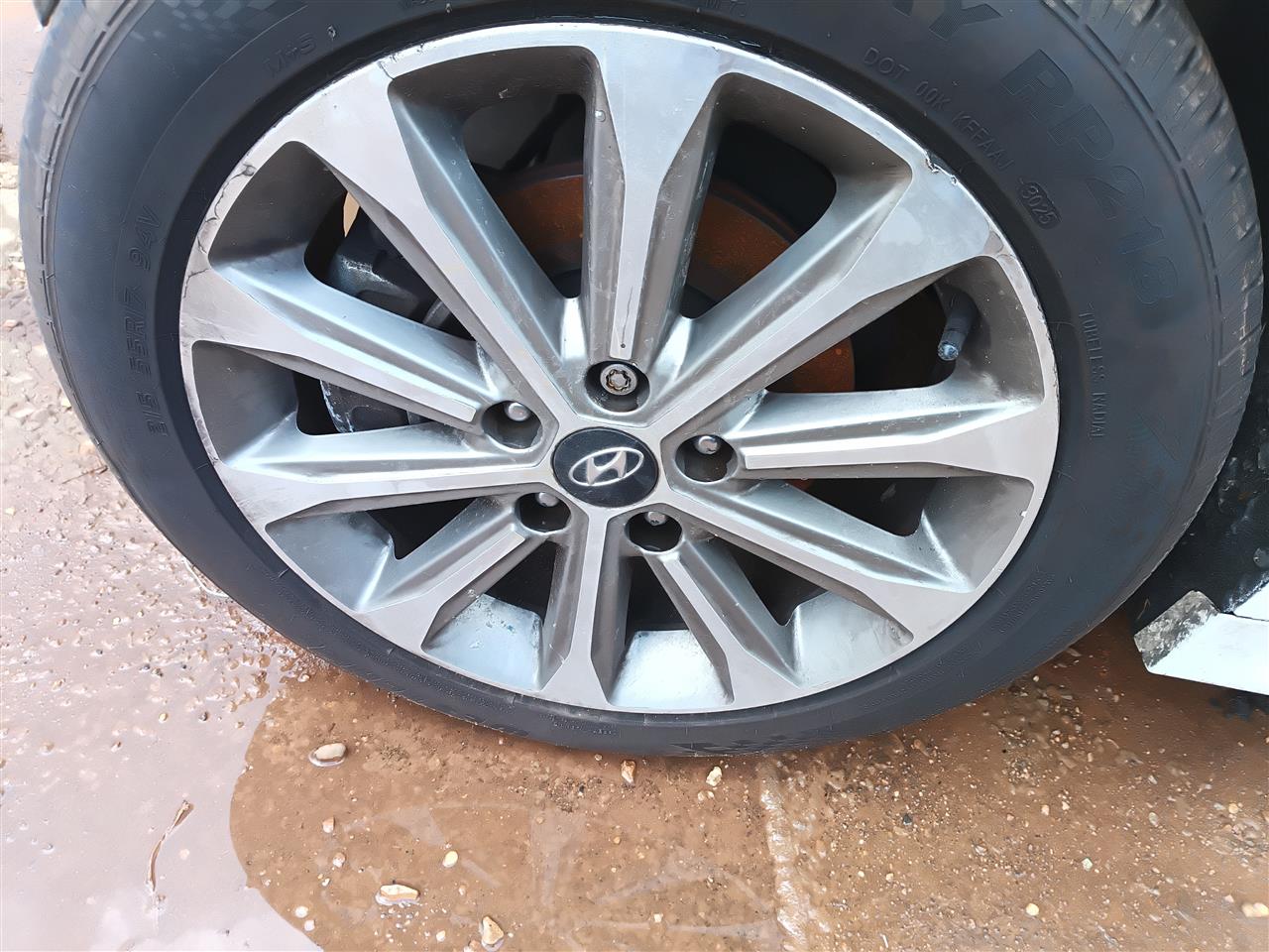 2016 2017 Hyundai Sonata Wheel Rim 17x7 exposed lug nuts 10 spoke alloy