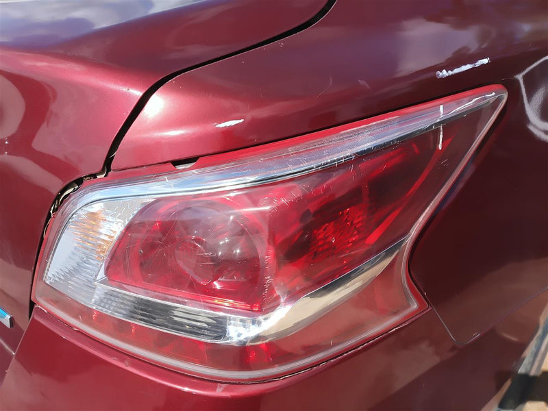 2013 Nissan Altima Passenger Side Right Tail Light Lamp Assembly quarter panel mounted Sdn without LED R
