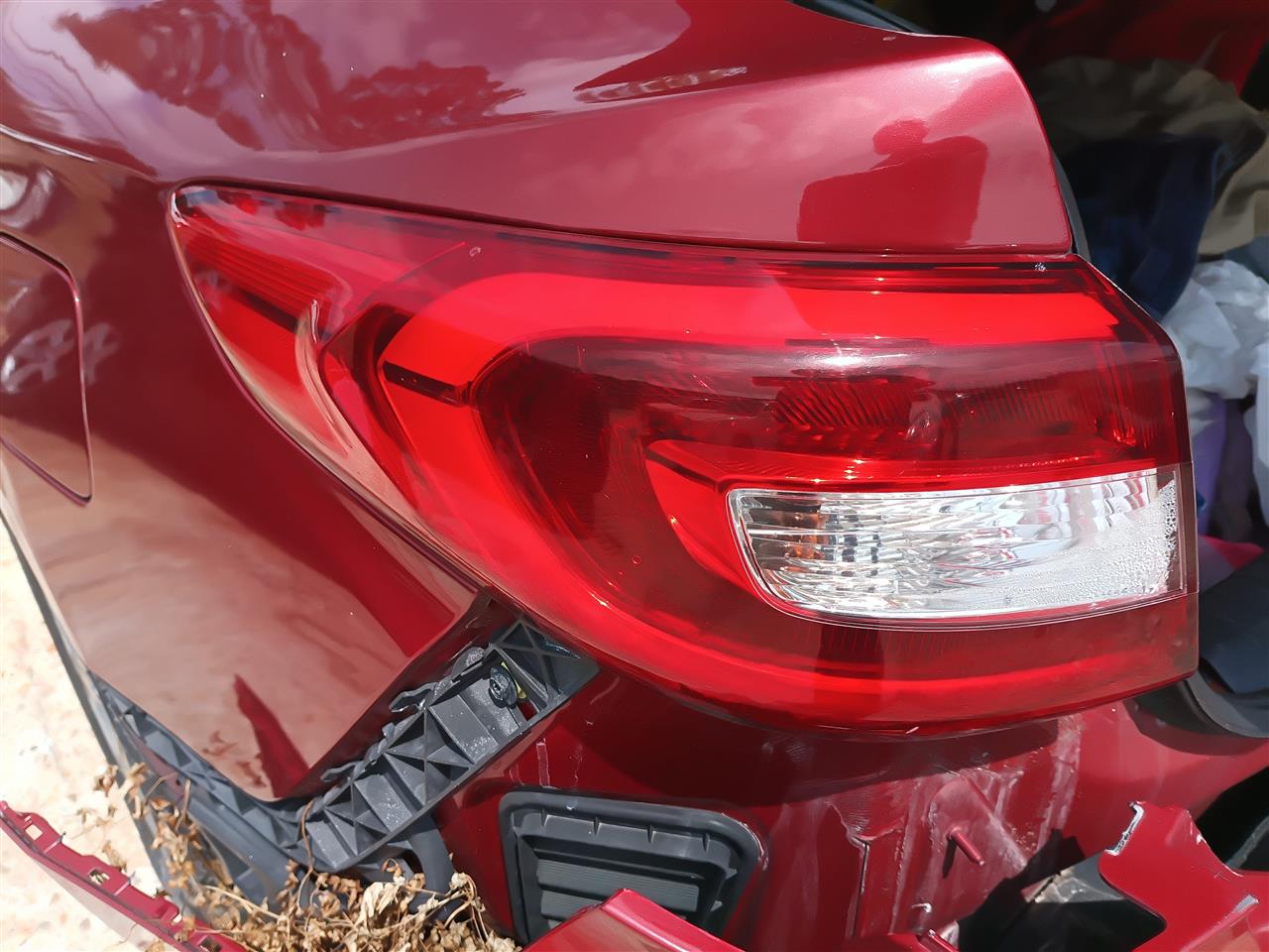 2015 2016 2017 Hyundai Sonata Driver Side Left Tail Light Lamp Assembly quarter panel mounted L