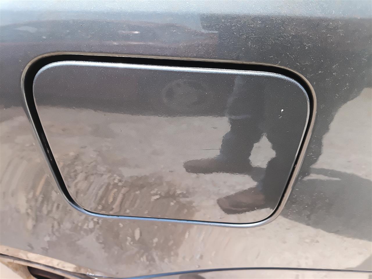 2010 Hyundai Sonata Fuel Filler Gas Door Lid