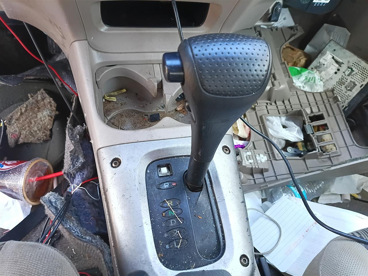 2001 Toyota RAV4 Transmission Gear Shifter Assembly