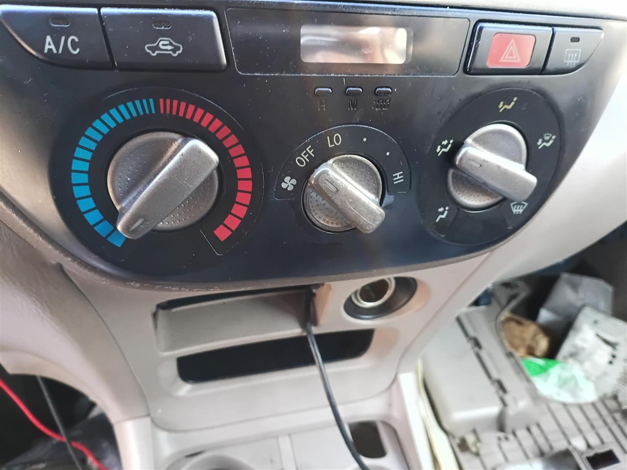 2001 2002 2003 Toyota RAV4 AC Heater Temperature Climate Control Unit