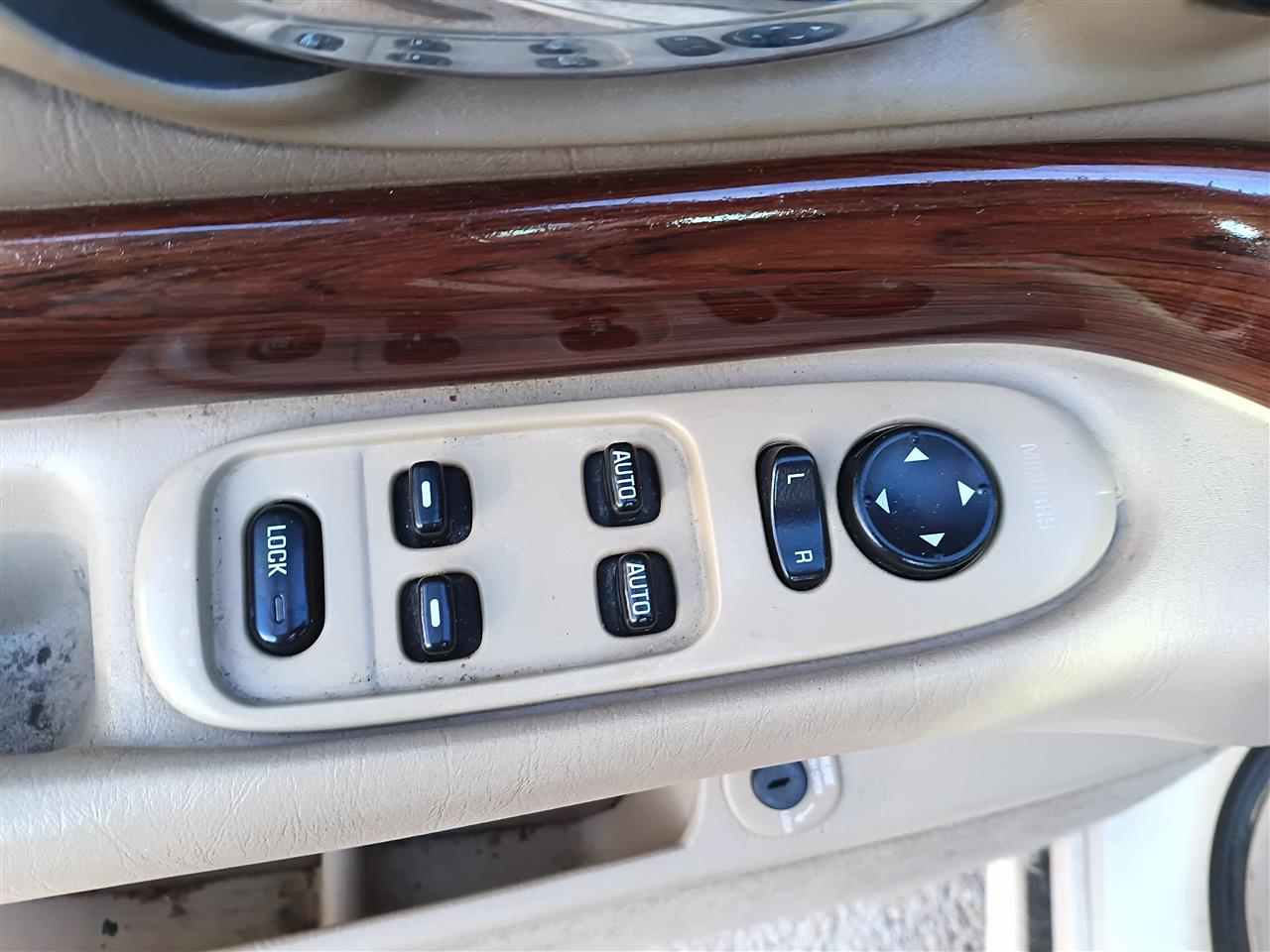 2000 thru 2005 Buick Lesabre Driver Side Left Front Door Window Master Switch Driver s