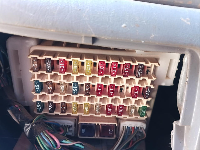 2003 Toyota Avalon Cabin Interior Fuse Box Relay Panel