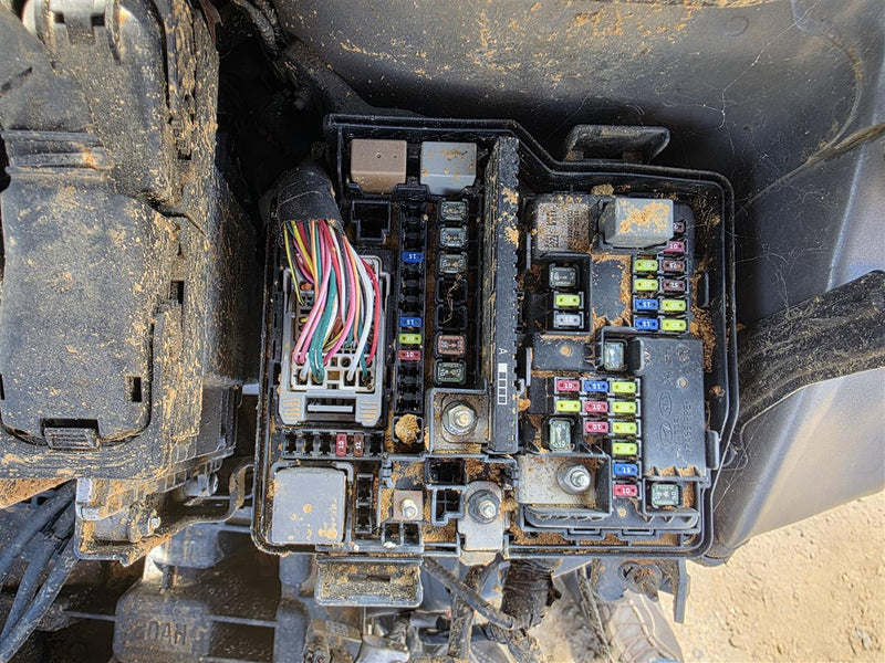 2016 2017 2018 KIA Sorento Engine Bay Fuse Box Relay Panel 2.0L FWD