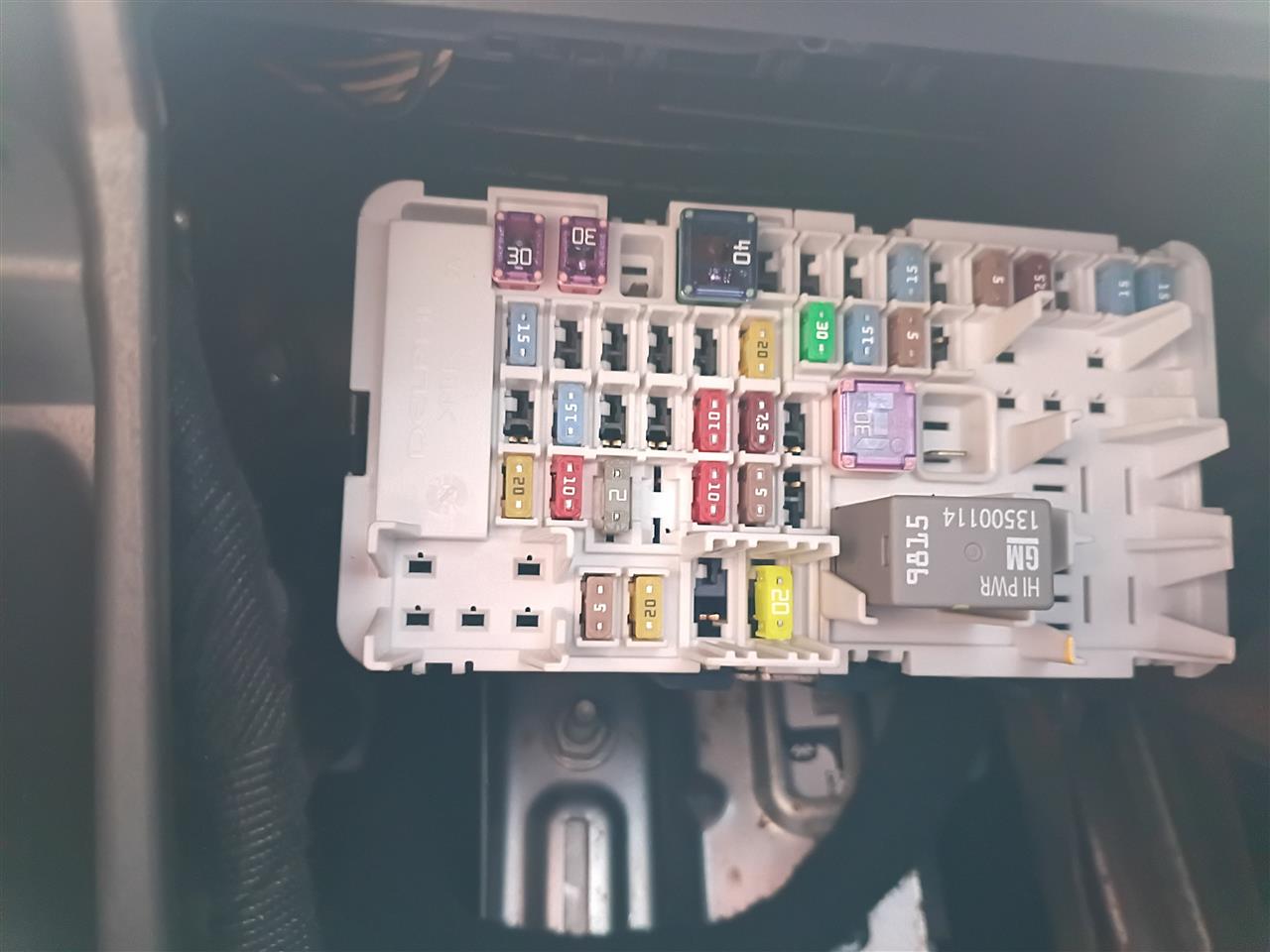 2017 Chevrolet Malibu Cabin Interior Fuse Box Relay Panel