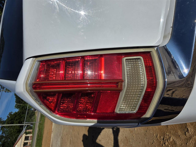 2011 2012 Chrysler 300 Driver Side Left Tail Light Lamp Assembly L