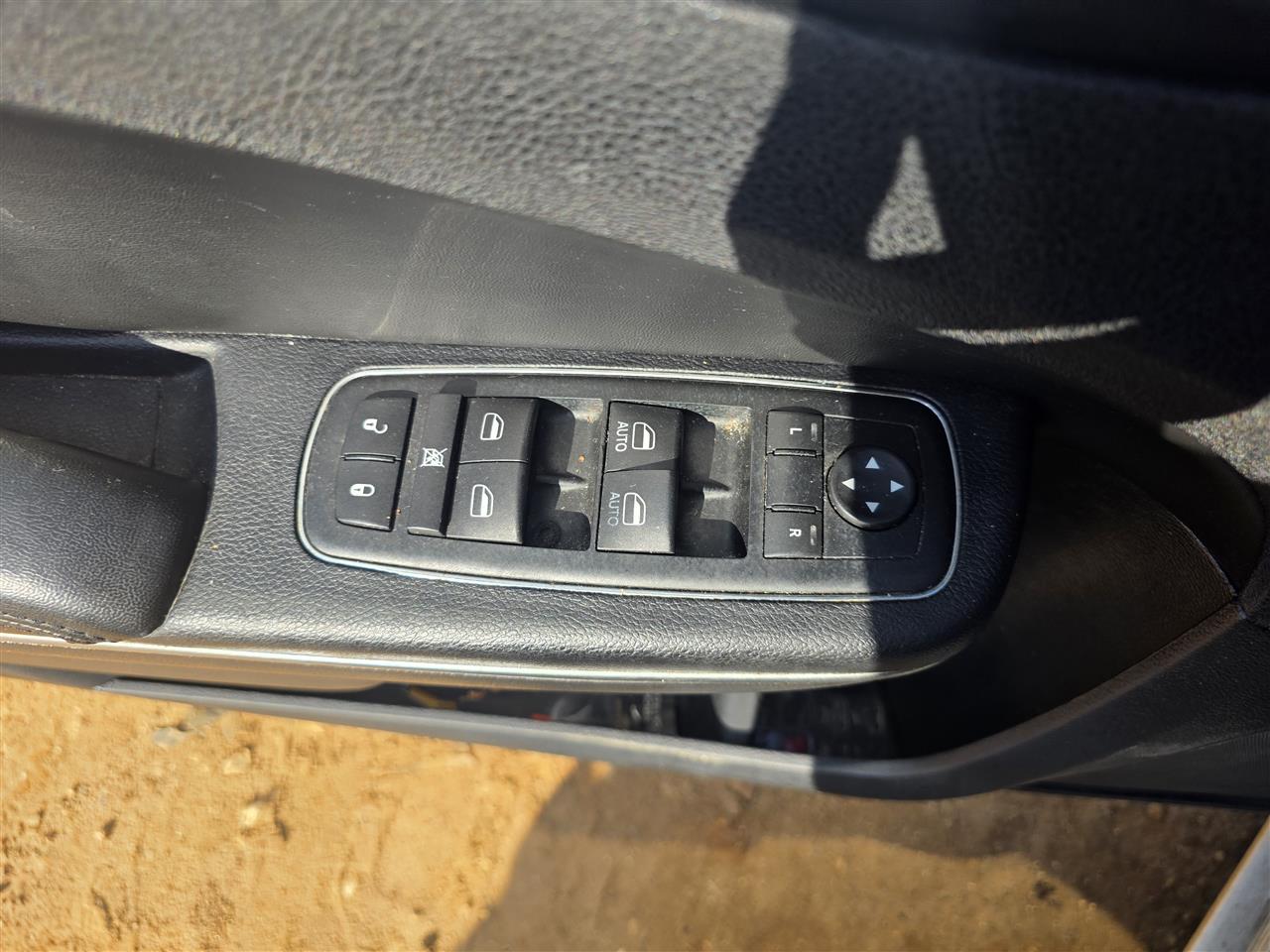 2011 2012 Chrysler 300, Dodge Journey Driver Side Left Front Door Window Master Switch Driver s