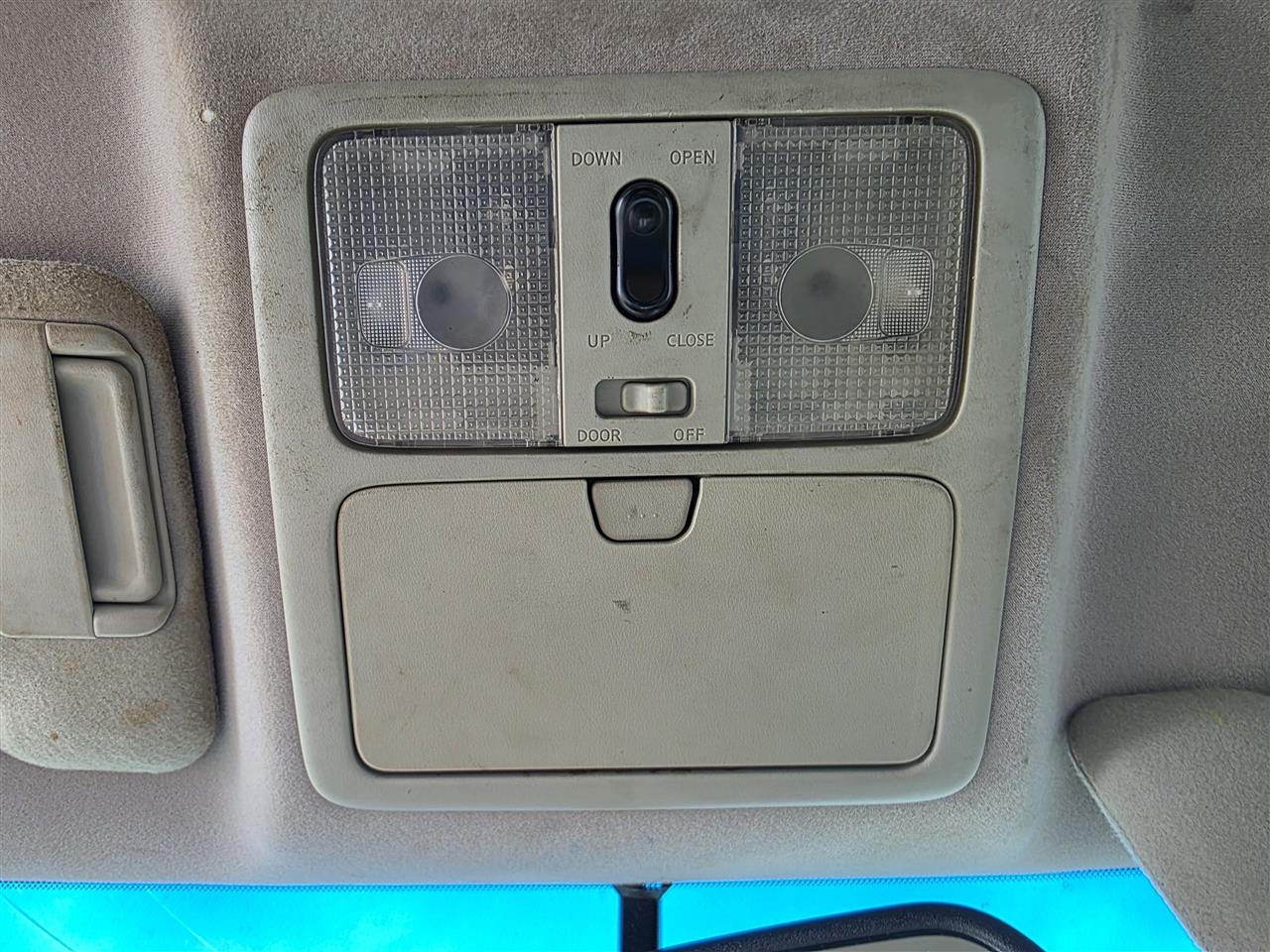 2005 2006 Infiniti G35 Console Front 4 Dr Sdn roof with sunroof