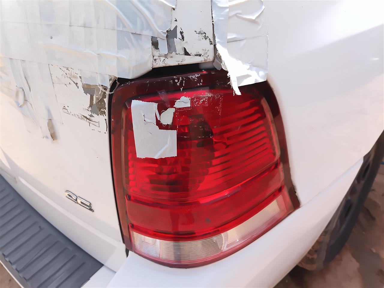 2004 2005 2006 2007 Ford Freestar Passenger Side Right Tail Light Lamp Assembly R