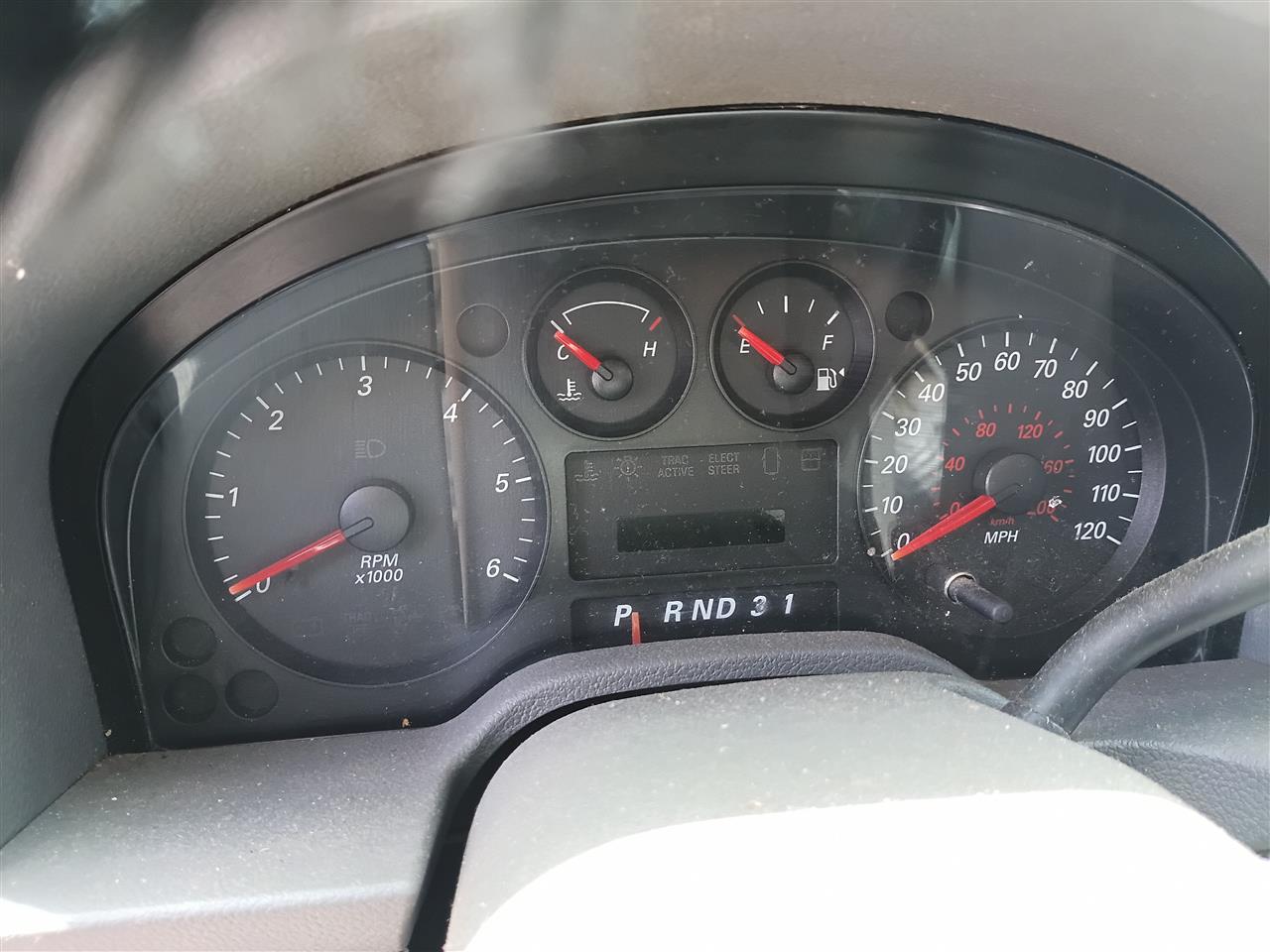 2005 Ford Freestar Speedometer Instrument Gauge Cluster MPH with message center