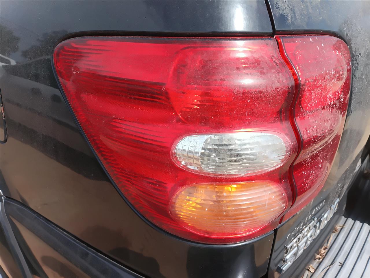 2001 2002 2003 2004 Toyota Sequoia Driver Side Left Tail Light Lamp Assembly quarter panel mounted L