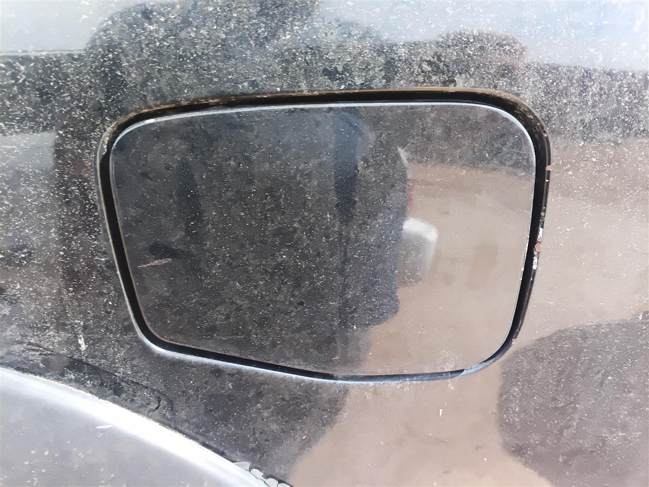 2002 Toyota Sequoia Fuel Filler Gas Door Lid