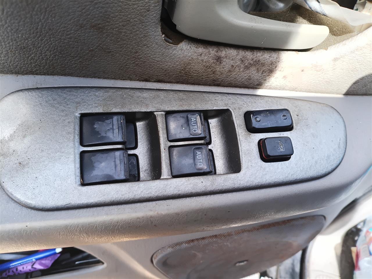 2001 2002 2003 2004 Toyota Sequoia Driver Side Left Front Door Window Master Switch Driver s