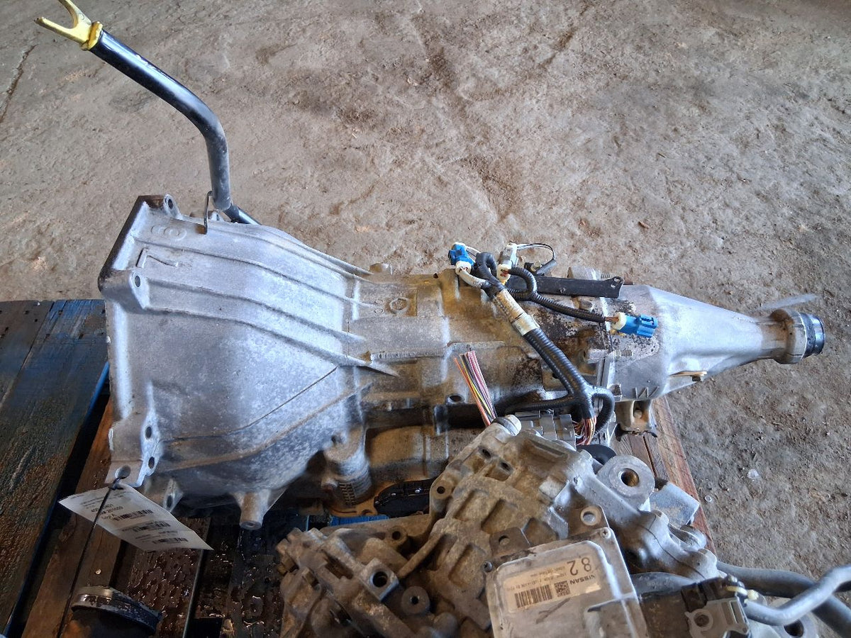 Used OEM Transmission Transaxle Assembly from 2001 Ford Explorer