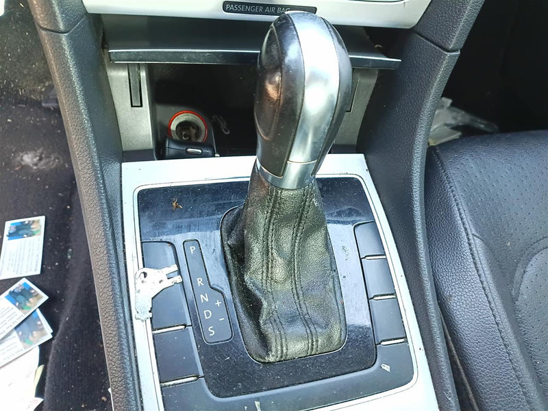 2013 Volkswagen Passat Transmission Gear Shifter Assembly