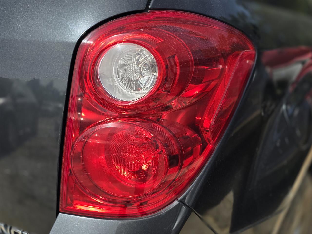 2010 thru 2015 Chevrolet Equinox Passenger Side Right Tail Light Lamp Assembly R
