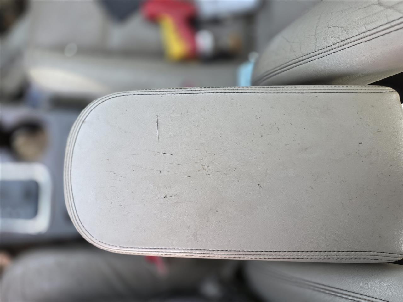 2008 2009 Ford Taurus, Mercury Sable Console Front floor without voice recognition