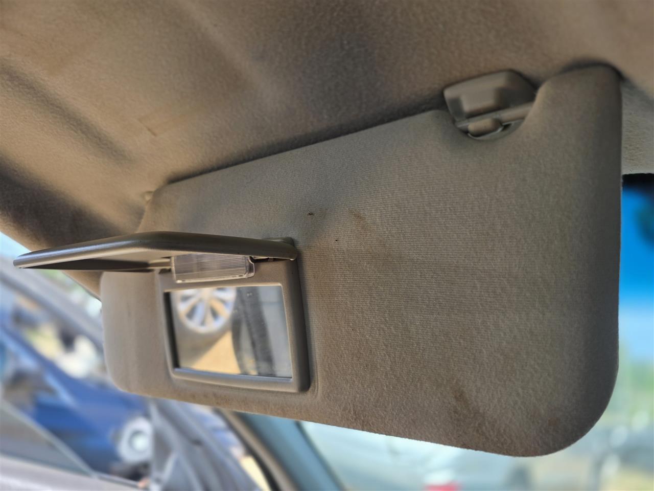 2008 2009 Ford Taurus, Ford Taurus X, Mercury Sable Driver Side Left Sun Visor illuminated L with garage door opener