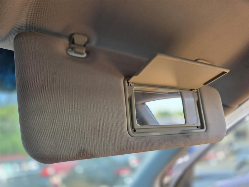2006 2007 Nissan Murano Passenger Side Right Sun Visor R
