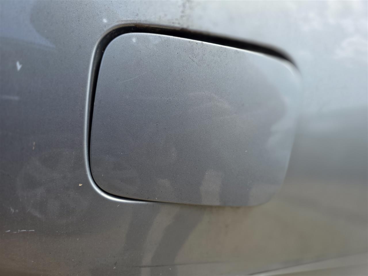 2005 Toyota Camry Fuel Filler Gas Door Lid