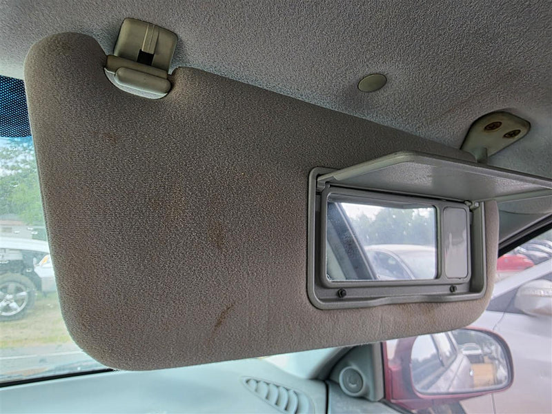 2001 2002 2003 2004 Hyundai Santa FE Passenger Side Right Sun Visor without illumination R