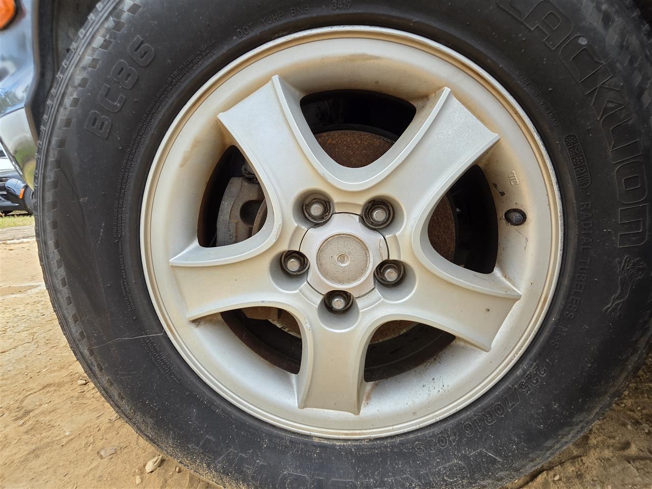 2001 2002 2003 2004 Hyundai Santa FE Wheel Rim 16x6 1 2 5 spoke alloy