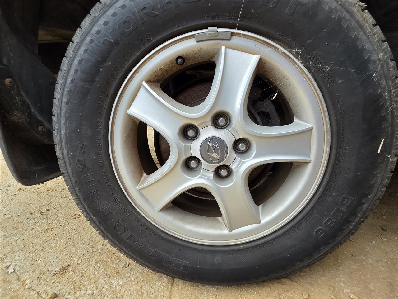 2001 2002 2003 2004 Hyundai Santa FE Wheel Rim 16x6 1 2 5 spoke alloy