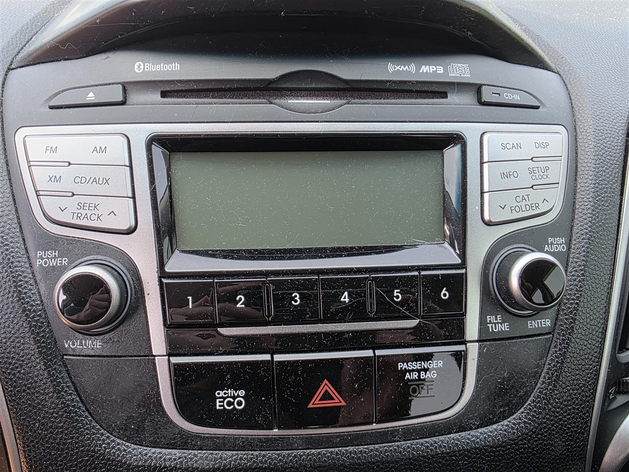 2010 2011 2012 2013 Hyundai Tucson Radio Stereo Audio Head Unit without navigation receiver AM FM CD MP3