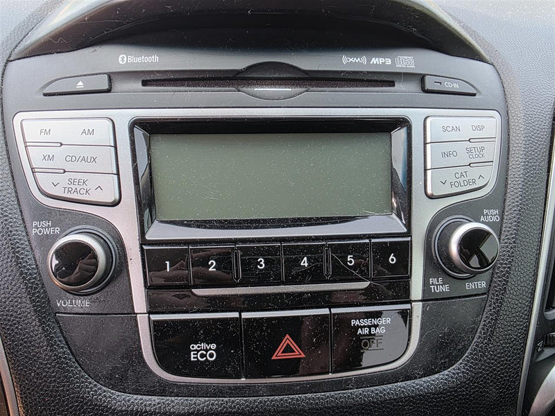 2010 2011 2012 2013 Hyundai Tucson Radio Stereo Audio Head Unit without navigation receiver AM FM CD MP3