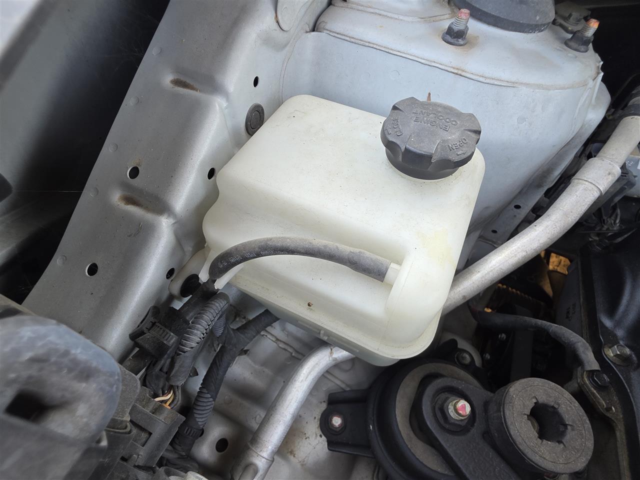2010 thru 2017 Hyundai Tucson, KIA Sportage, KIA Rondo Coolant Overflow Reservoir Tank 2.4L 4 cylinder