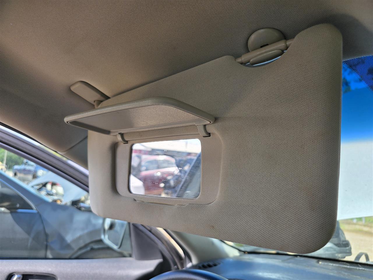 2009 Nissan Altima Driver Side Left Sun Visor Sdn without illumination L