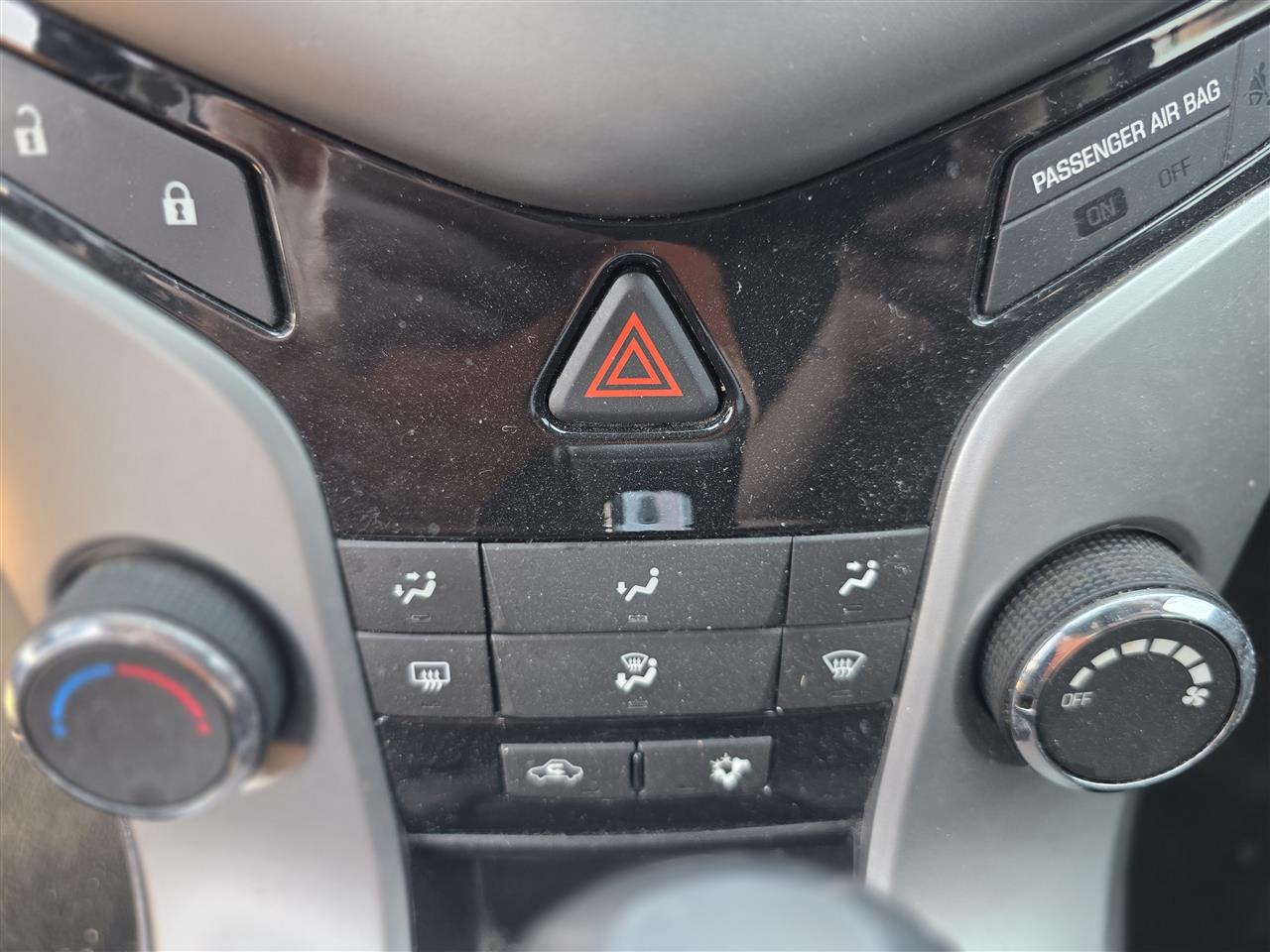 2012 thru 2016 Chevrolet Cruze, Chevrolet Orlando AC Heater Temperature Climate Control Unit without heated seat