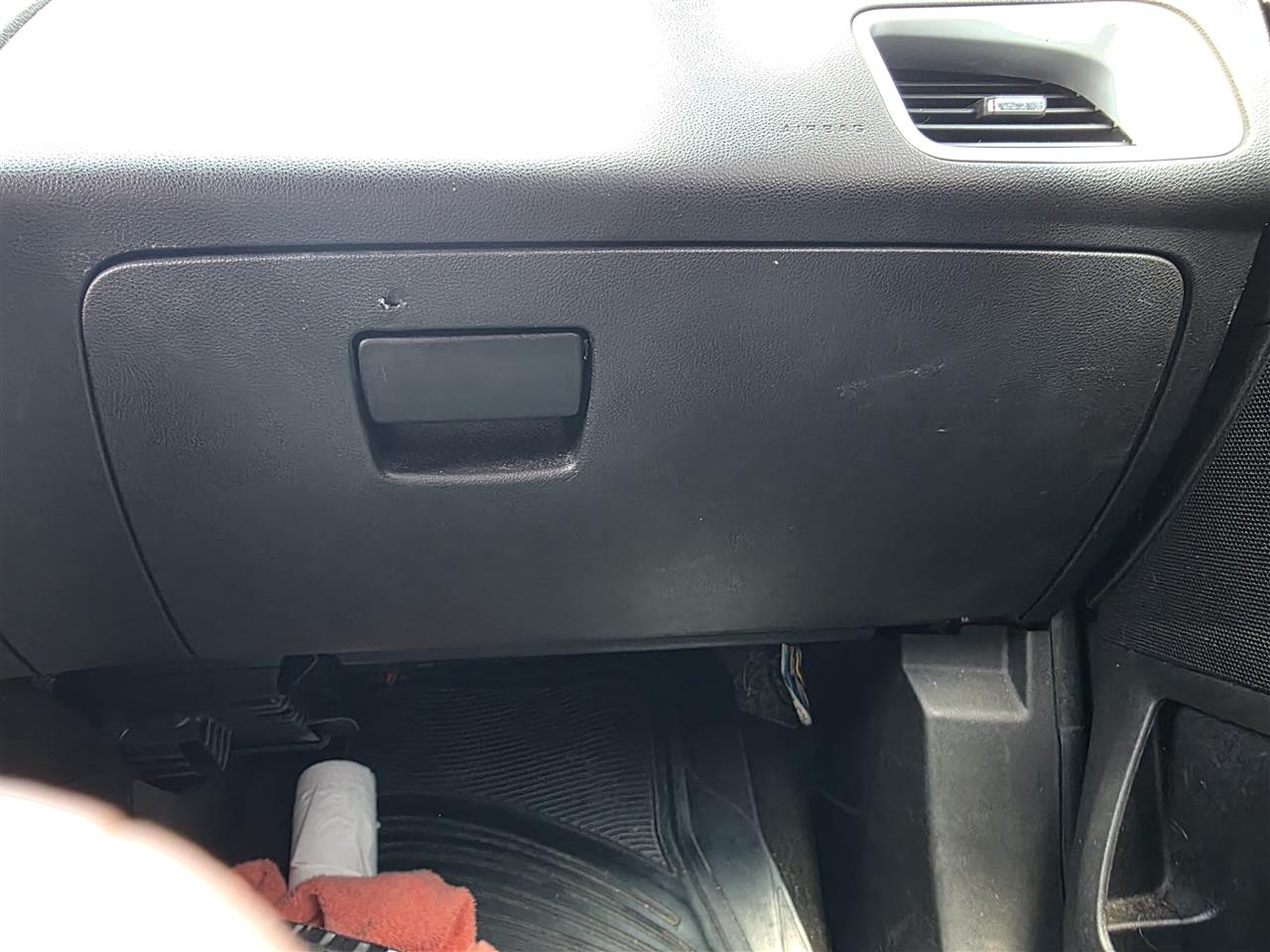 2010 Chevrolet Equinox Glove Box Compartment