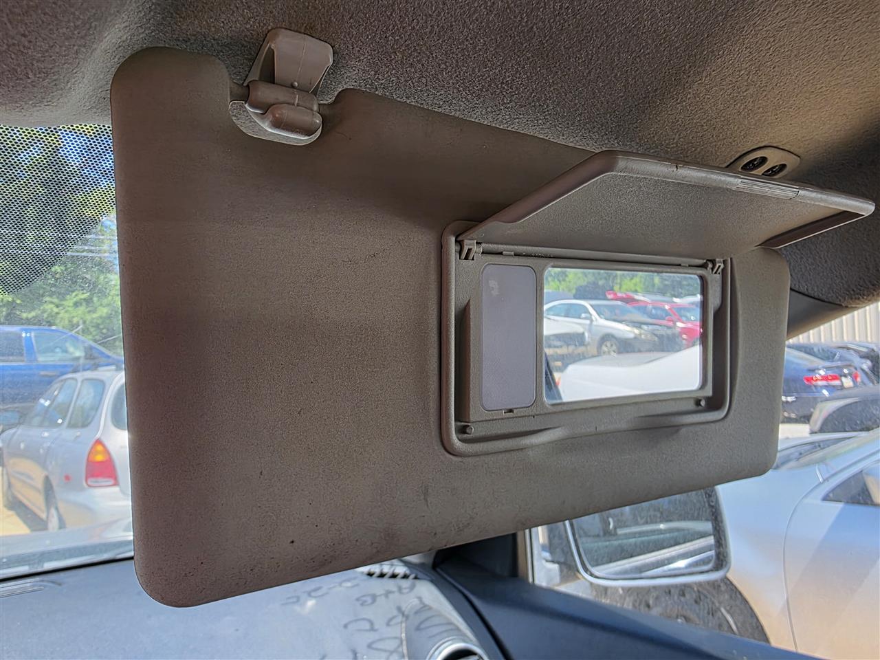 2008 thru 2015 Nissan Rogue Passenger Side Right Sun Visor with illumination R